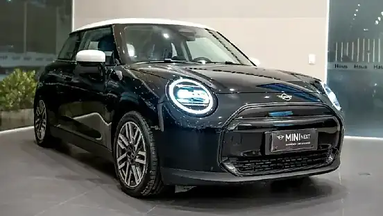 Foto de um mini cooper se