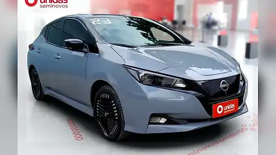 Foto de um nissan leaf