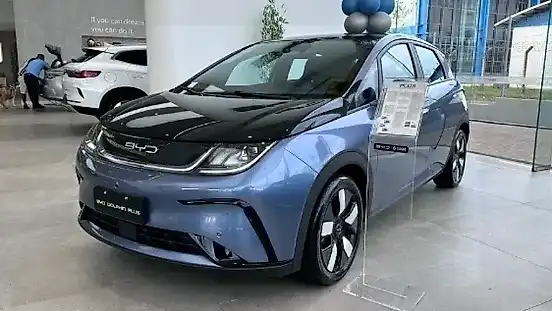 Foto de um byd dolphin plus