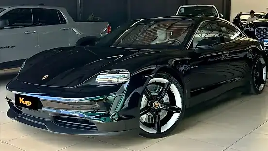 Foto de um porsche taycan