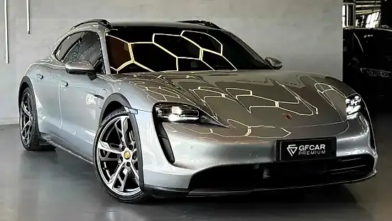 Foto de um porsche taycan