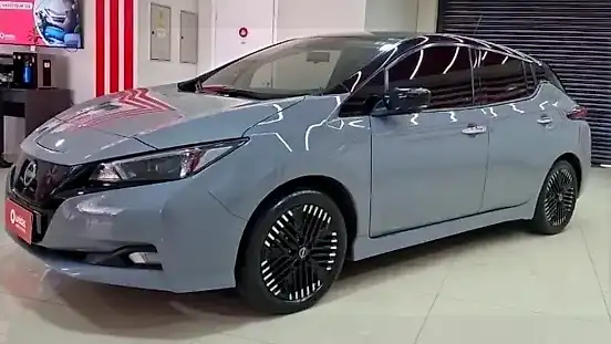 Foto de um nissan leaf