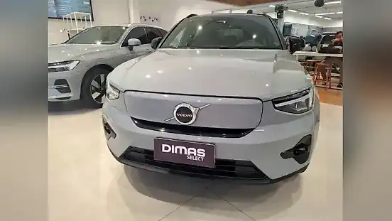 Foto de um volvo xc40 recharge