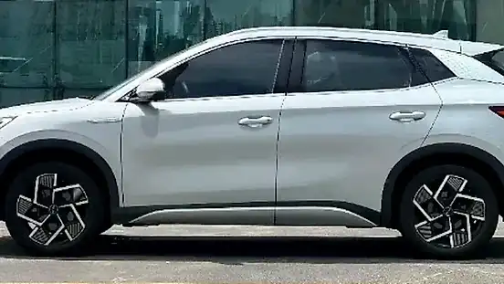 Foto de um byd yuan plus