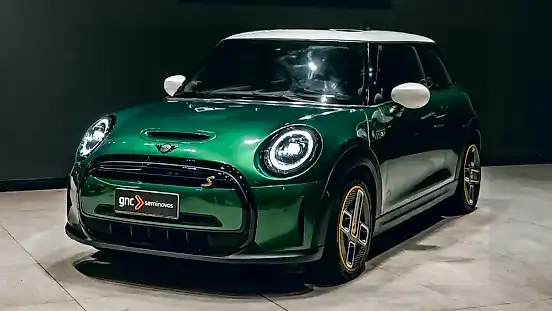 Foto de um mini cooper se