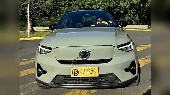 Foto de um volvo xc40 recharge