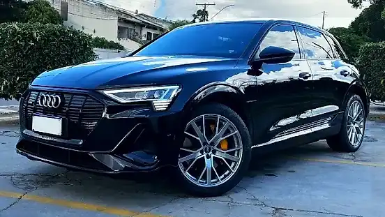 Foto de um audi e-tron s