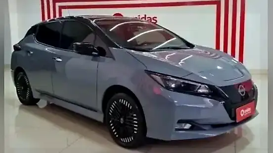 Foto de um nissan leaf
