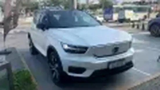 Foto de um volvo xc40 recharge