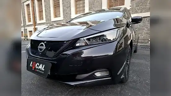 Foto de um nissan leaf
