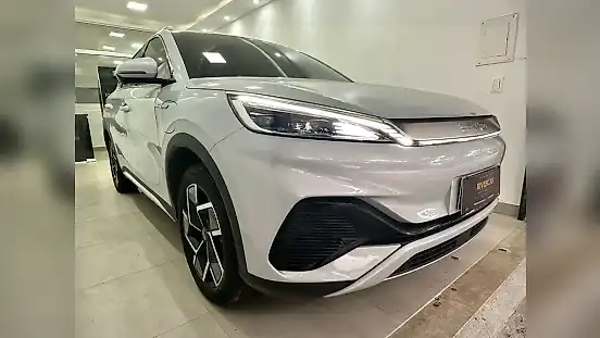 Foto de um byd yuan plus