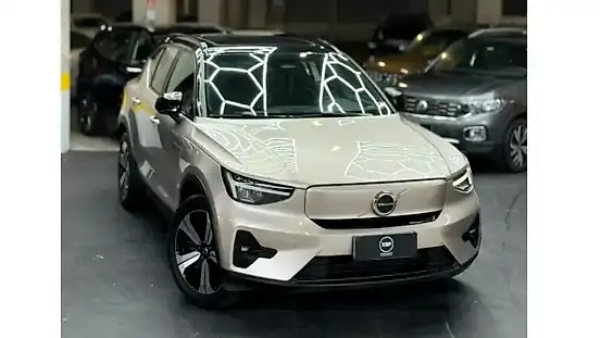 Foto de um volvo xc40 recharge