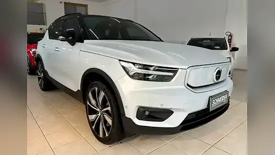 Foto de um volvo xc40 recharge
