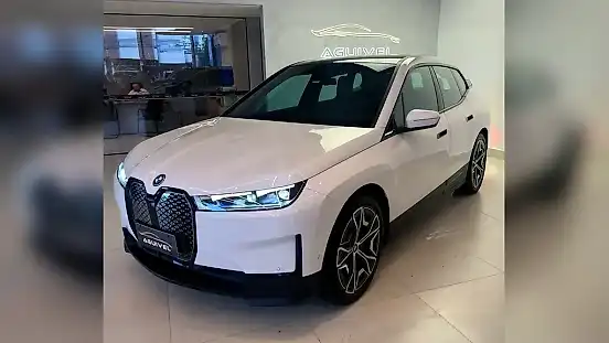 Foto de um bmw ix