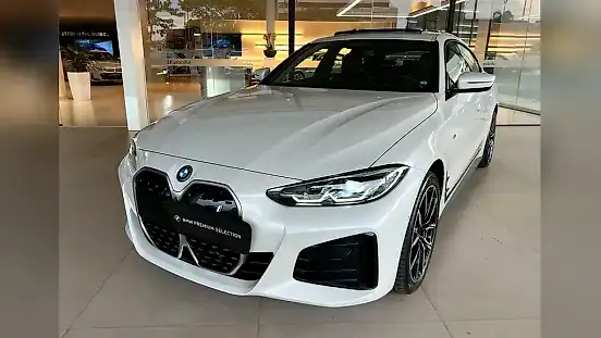 Foto de um bmw i4 edrive40