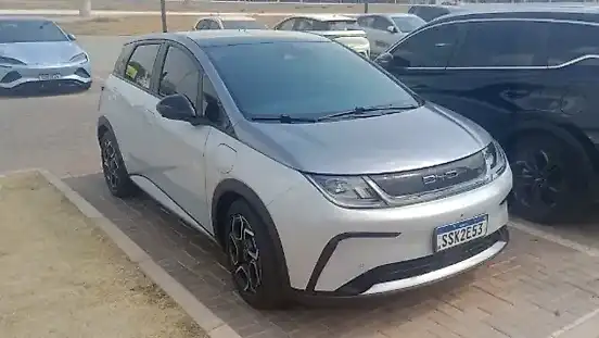 Foto de um byd dolphin plus