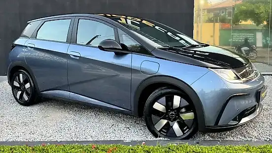 Foto de um byd dolphin plus