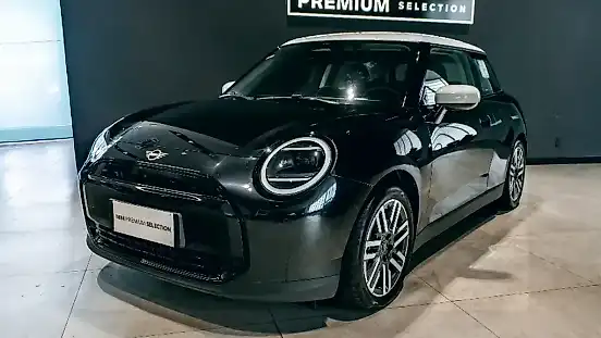 Foto de um mini cooper se