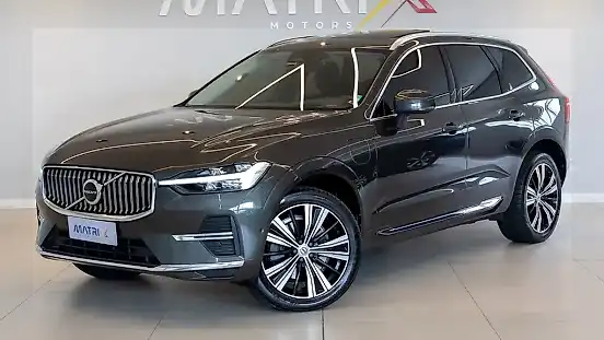 Foto de um volvo xc60 recharge plug-in hybrid