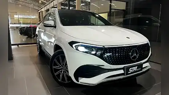 Foto de um mercedes eqa 250