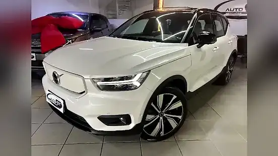 Foto de um volvo xc40 recharge