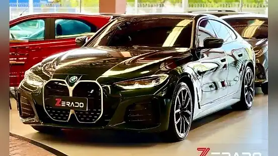 Foto de um bmw i4 edrive35