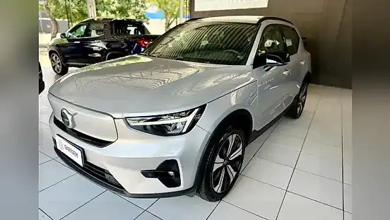 Foto de um volvo xc40 recharge