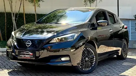 Foto de um nissan leaf