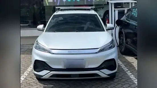 Foto de um byd yuan plus
