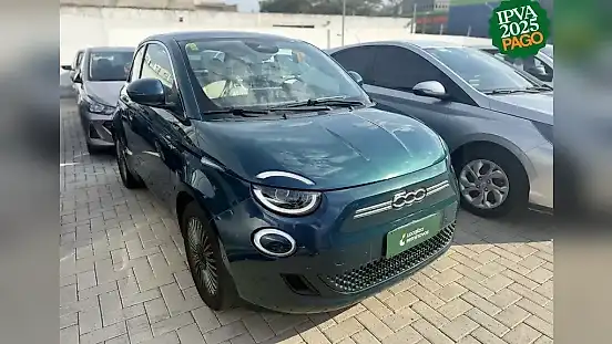 Foto de um fiat 500e