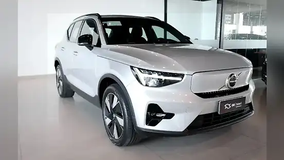 Foto de um volvo xc40 recharge