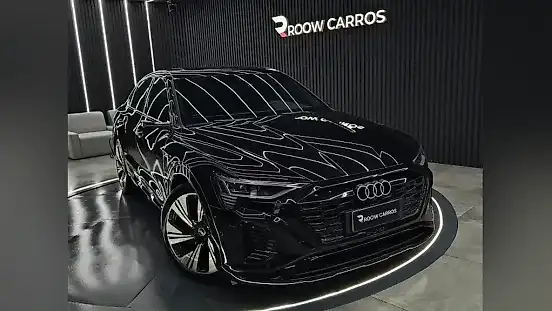 Foto de um audi q8 e-tron