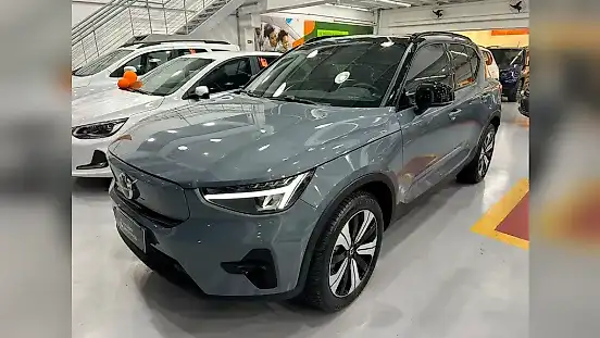 Foto de um volvo xc40 recharge