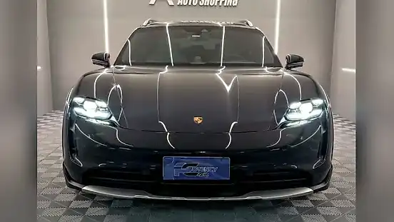 Foto de um porsche taycan