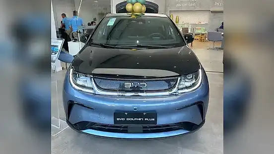 Foto de um byd dolphin plus