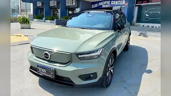 Foto de um volvo xc40 recharge