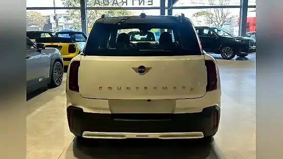 Foto de um mini countryman se all4