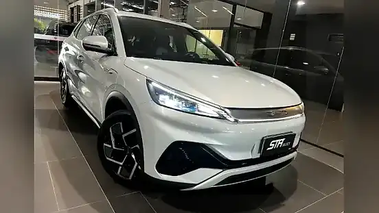 Foto de um byd yuan plus