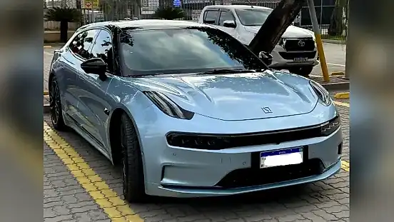 Foto de um zeekr 001