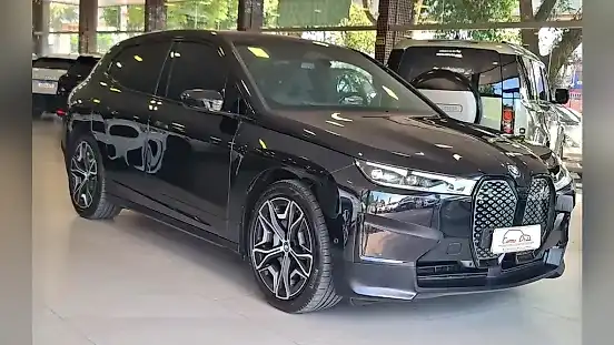 Foto de um bmw ix
