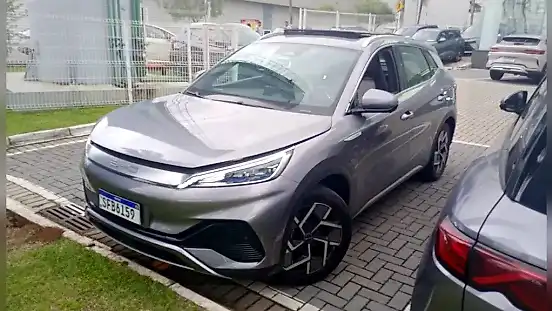 Foto de um byd yuan plus