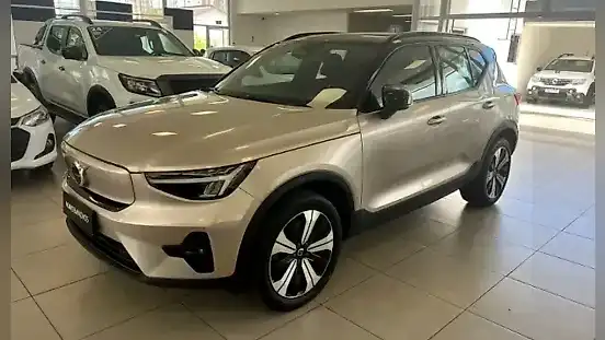 Foto de um volvo xc40 recharge