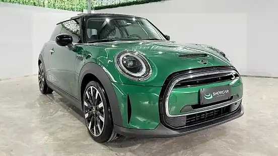 Foto de um mini cooper se