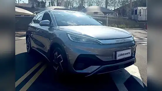 Foto de um byd yuan plus