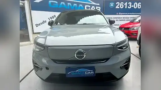Foto de um volvo xc40 recharge