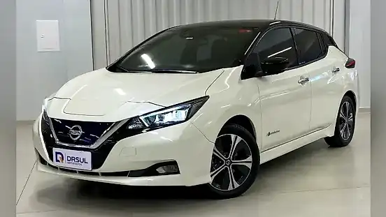 Foto de um nissan leaf