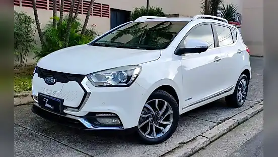 Foto de um jac iev40