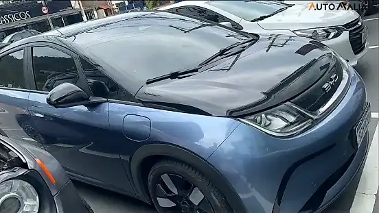 Foto de um byd dolphin plus