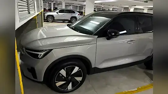 Foto de um volvo xc40 recharge