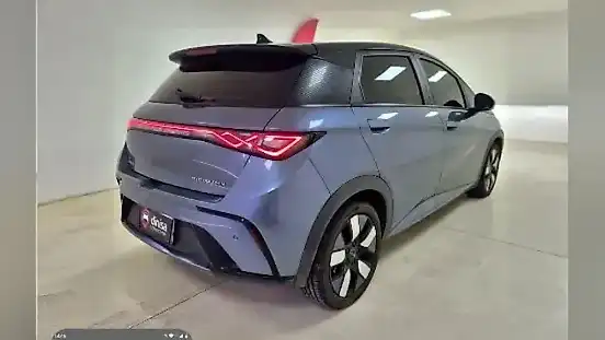 Foto de um byd dolphin plus